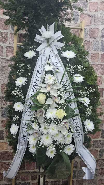 Coroană Funerară Albă cu Trandafiri, Crizanteme și Orhidee – Simbol al Respectului și Liniștii