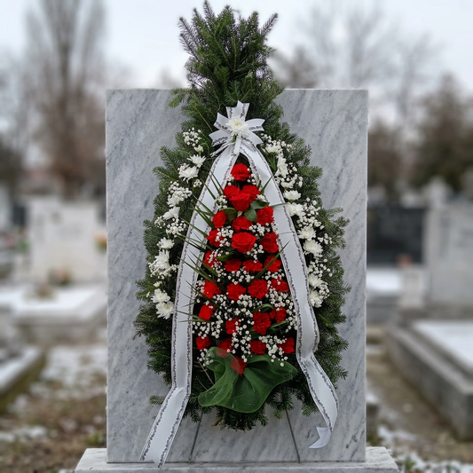 Coroană Funerară Elegantă cu Crizanteme Albe, Garoafe și Trandafiri Roșii - Omagiu Profund